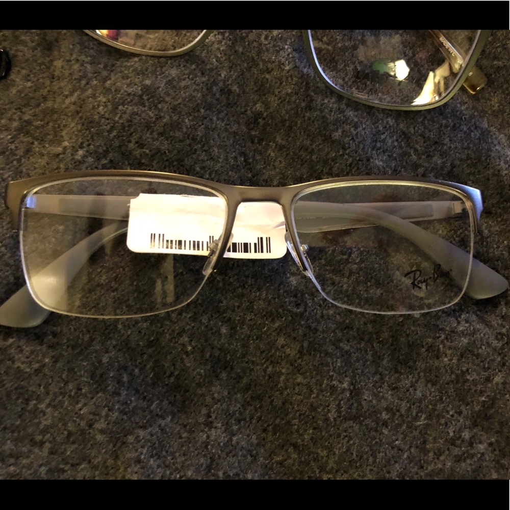 Multiple Designer Eyewear. - Picture 2 of 8